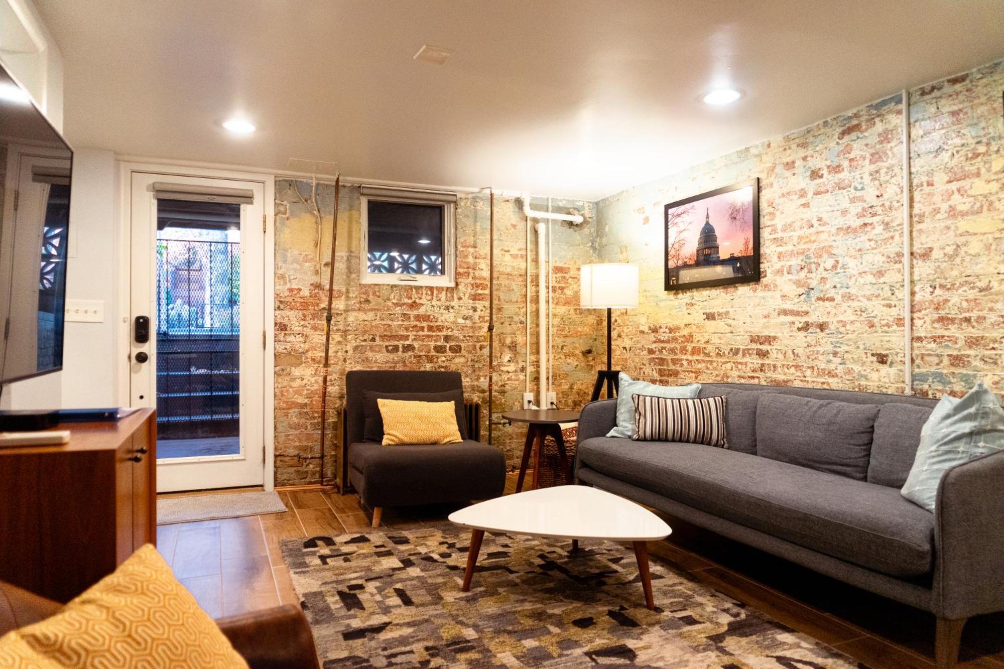 Centrally Located Dc Bloomingdale * Washington