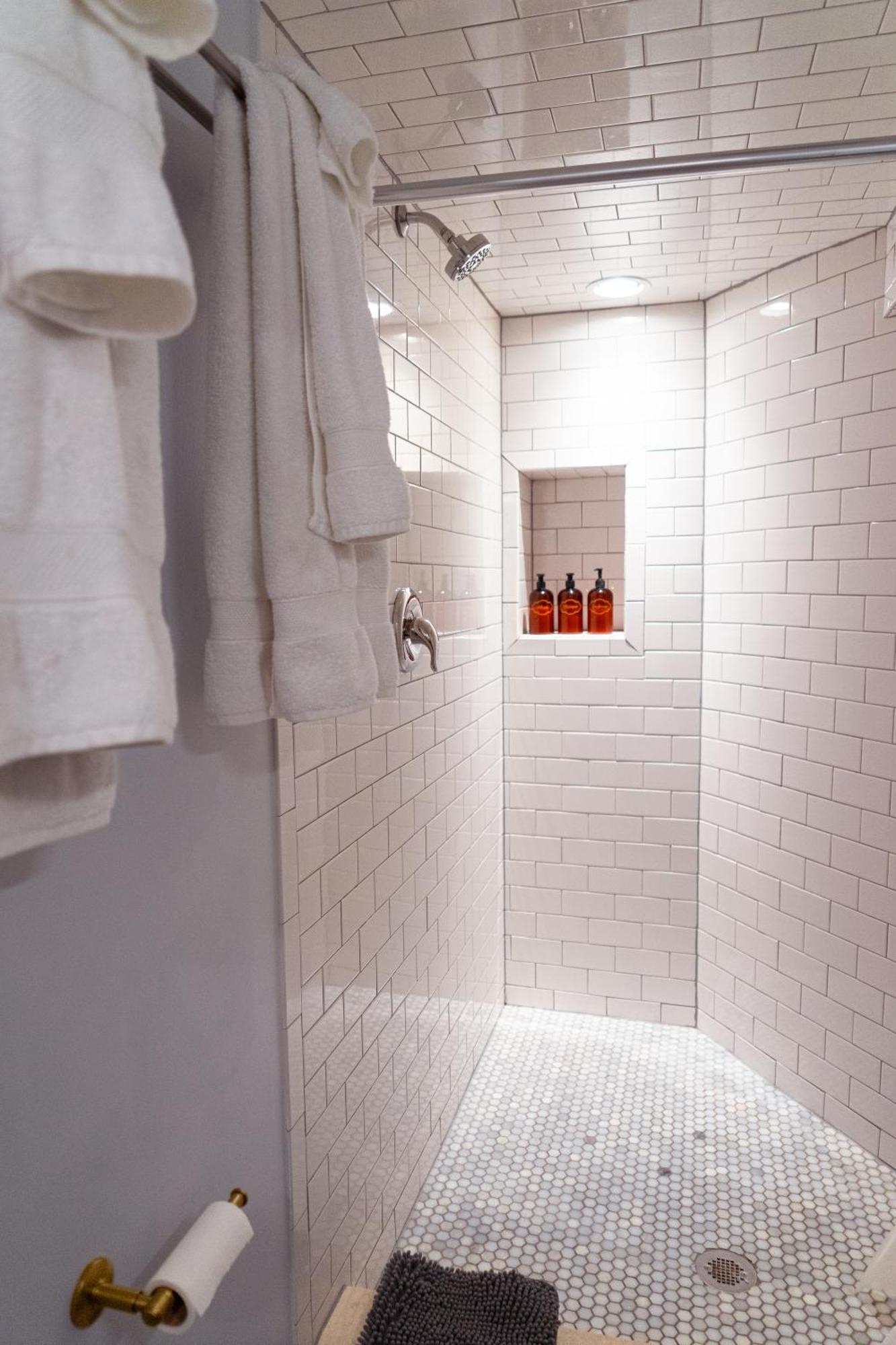 Centrally Located Dc Bloomingdale Apartment